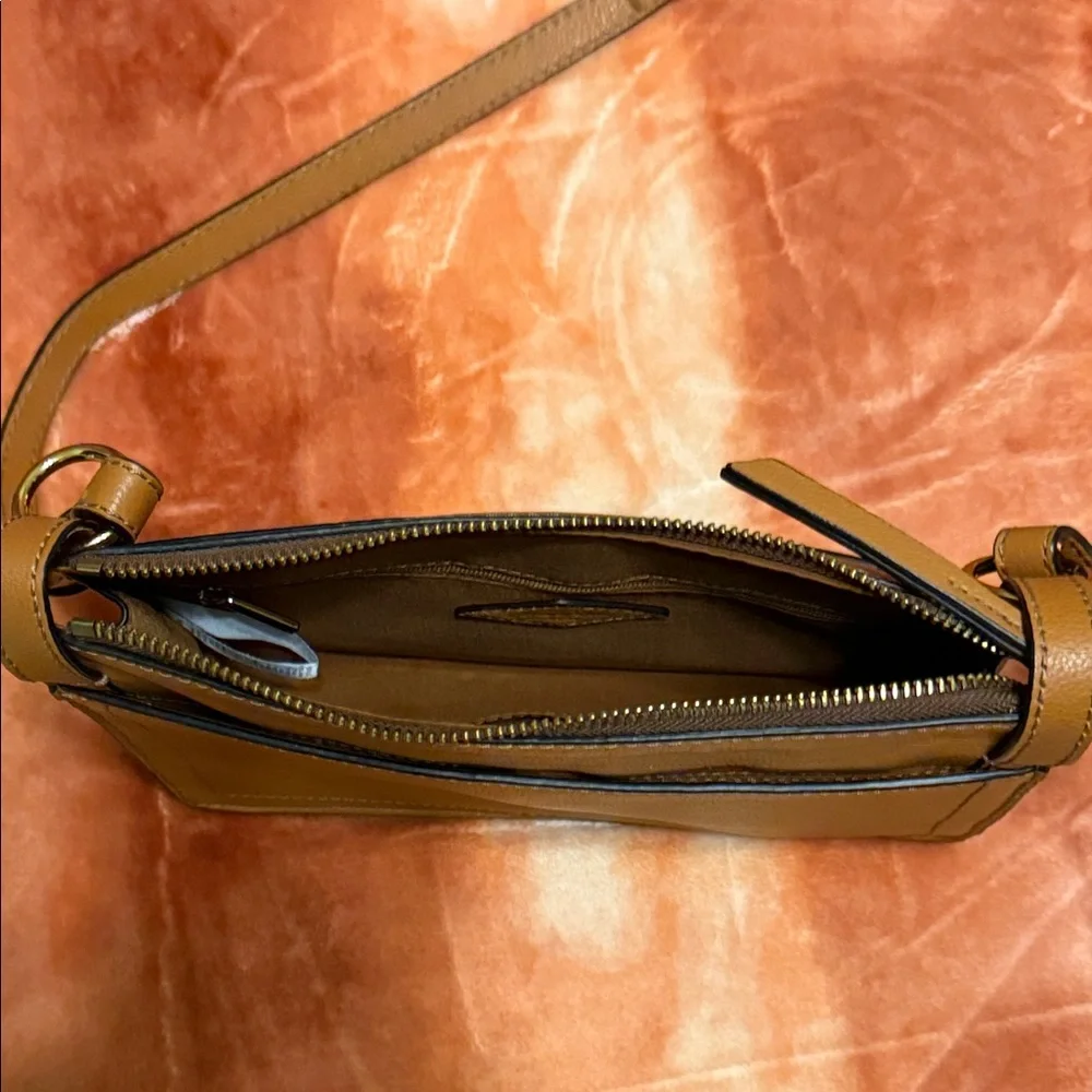 Fossil cowhide leather